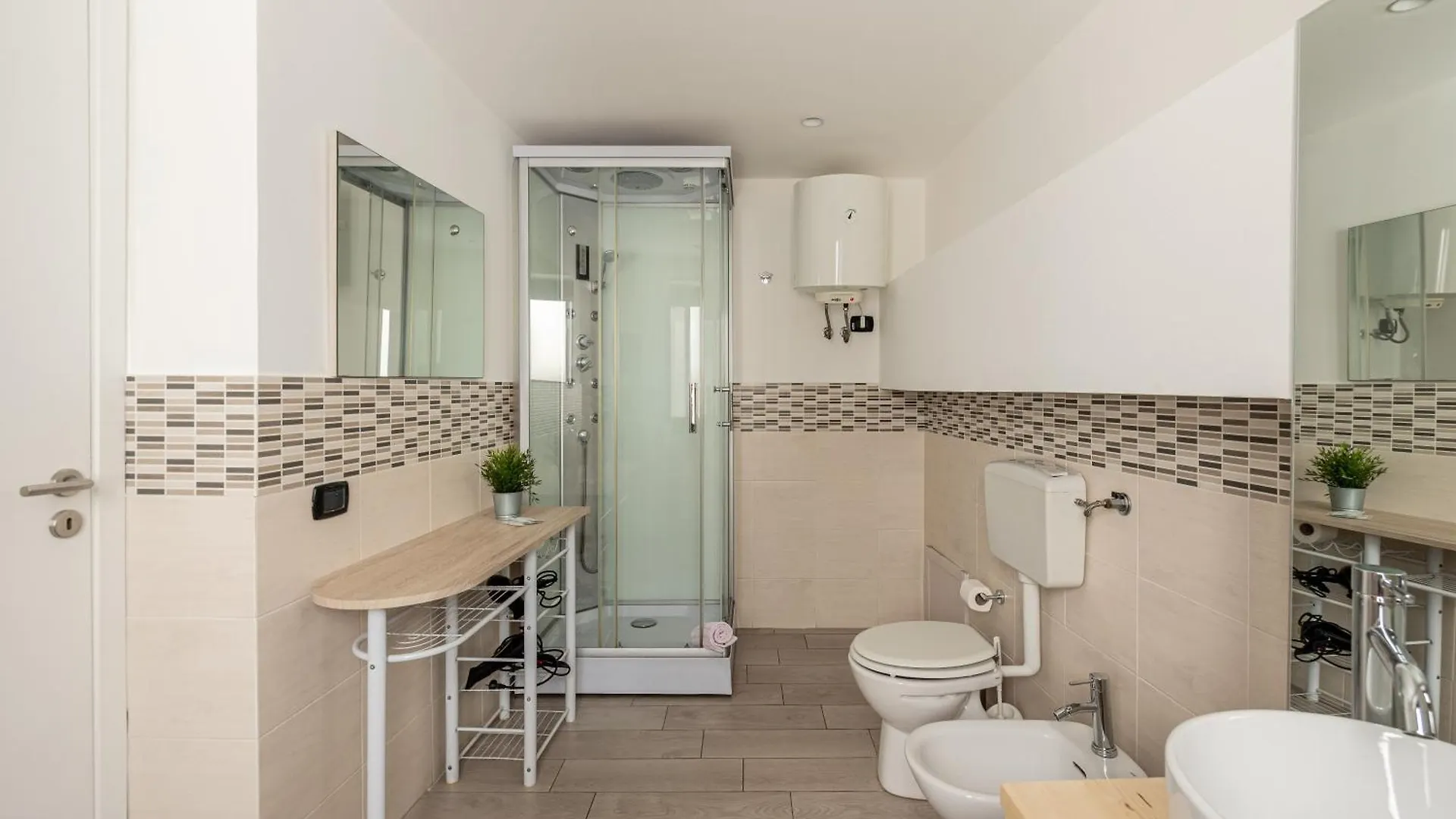Naos Home - Alle Spalle Del Teatro Massimo Palermo 0*,  Italy
