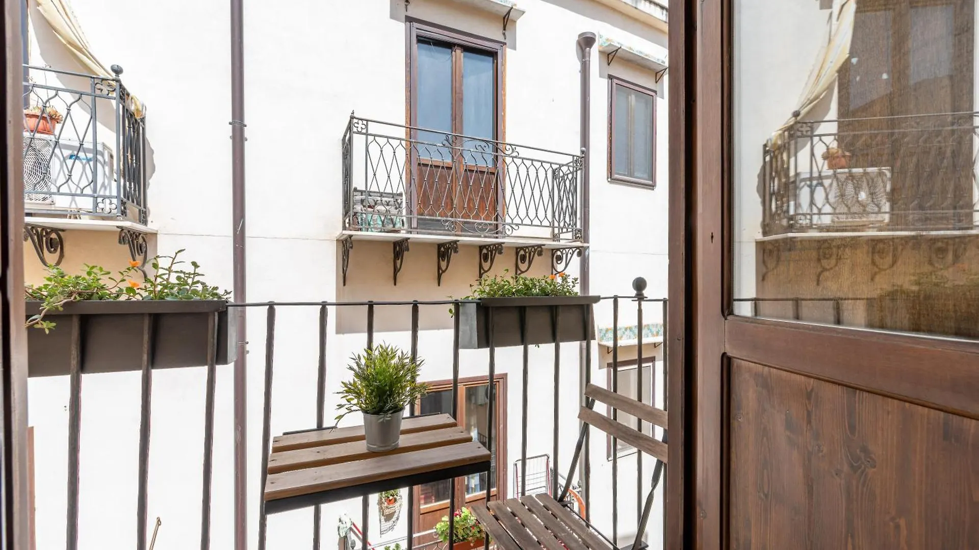 Naos Home - Alle Spalle Del Teatro Massimo Palermo